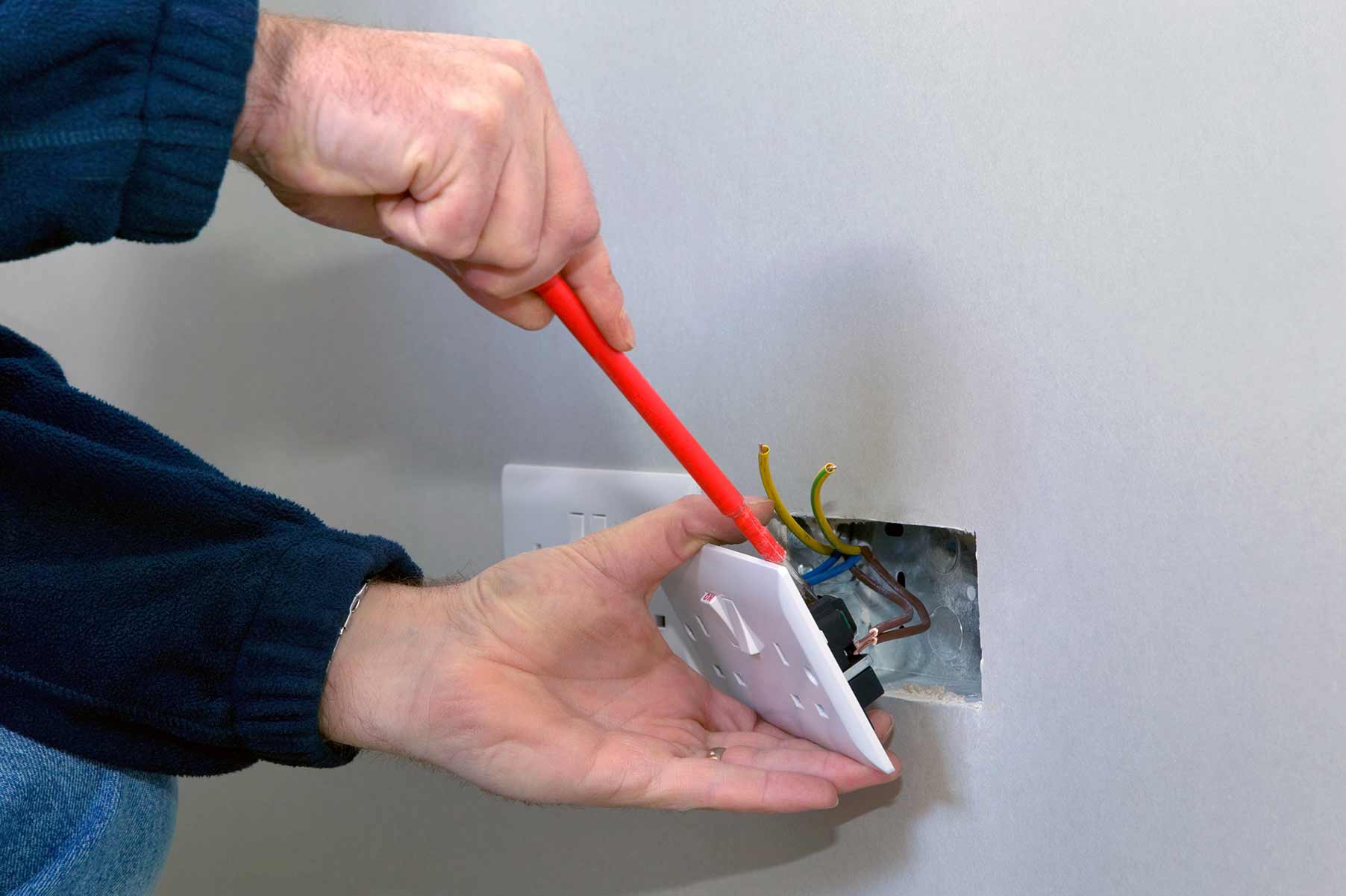 Our electricians can install plug sockets for domestic and commercial proeprties in Waltham Abbey and the local area. 